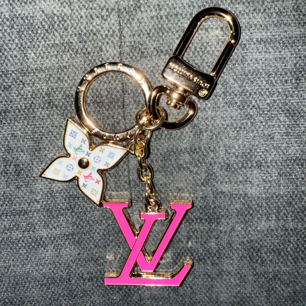 Louis Vuitton Pink and Gold Key Holder - Picture 4 of 4